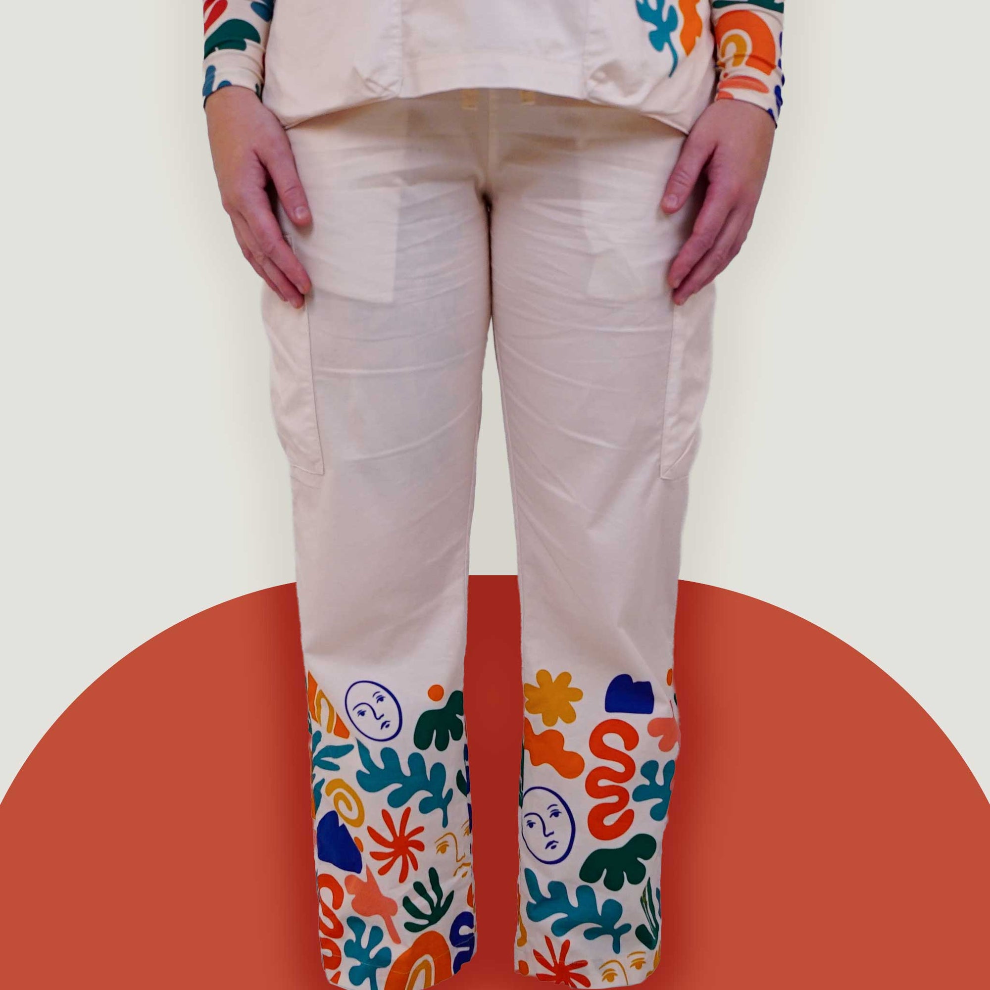Face the Shapes Border Print Scrub Pant