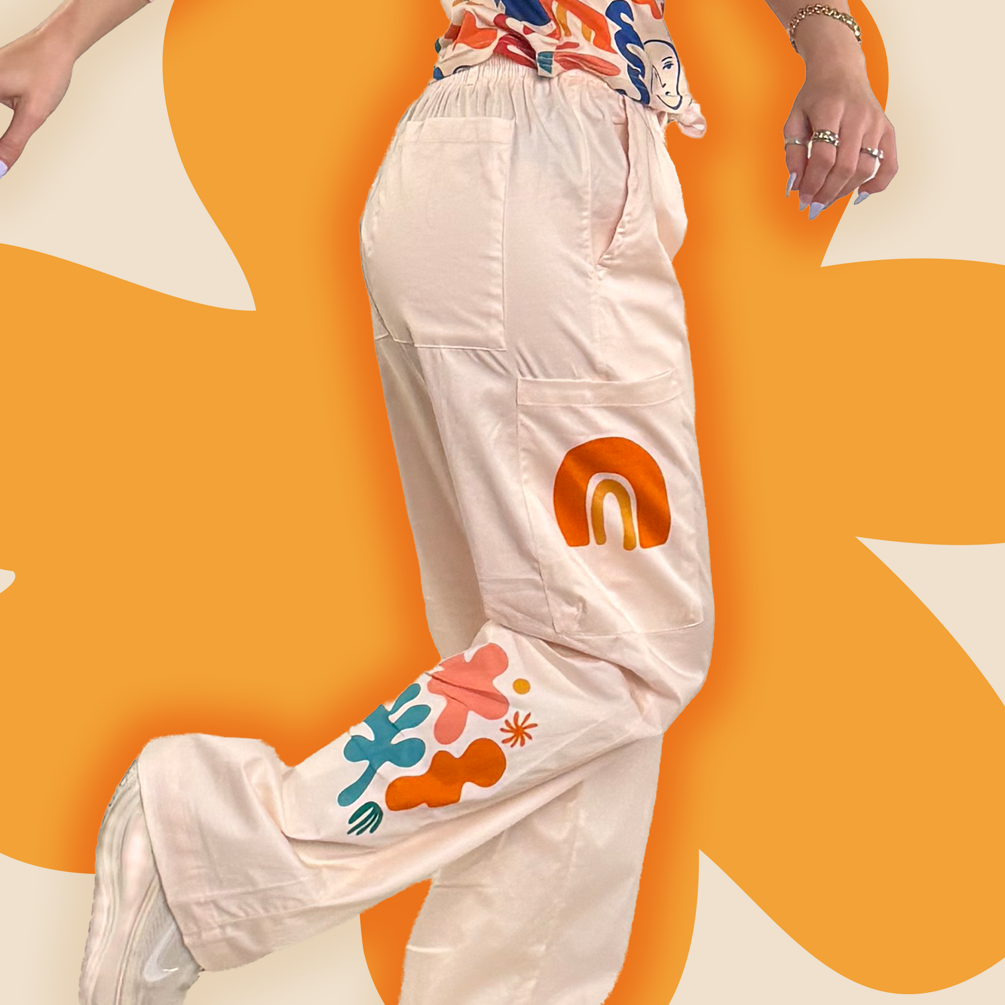 Face the Shapes Placement Scrub Pant