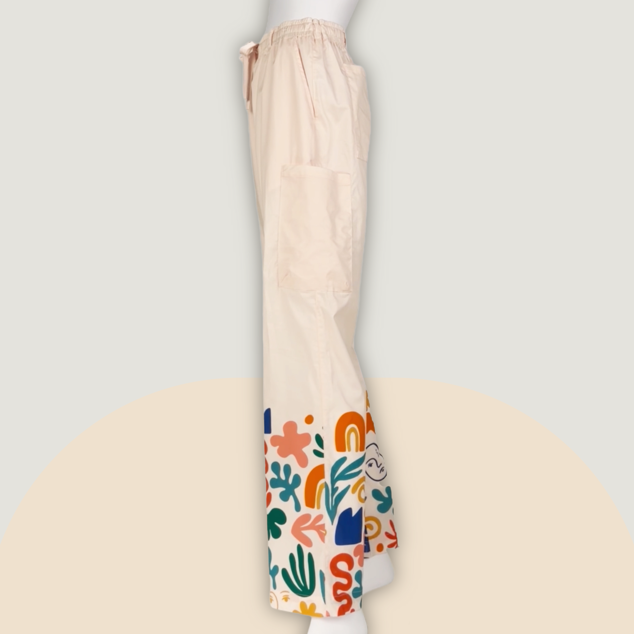 Face the Shapes Border Print Scrub Pant