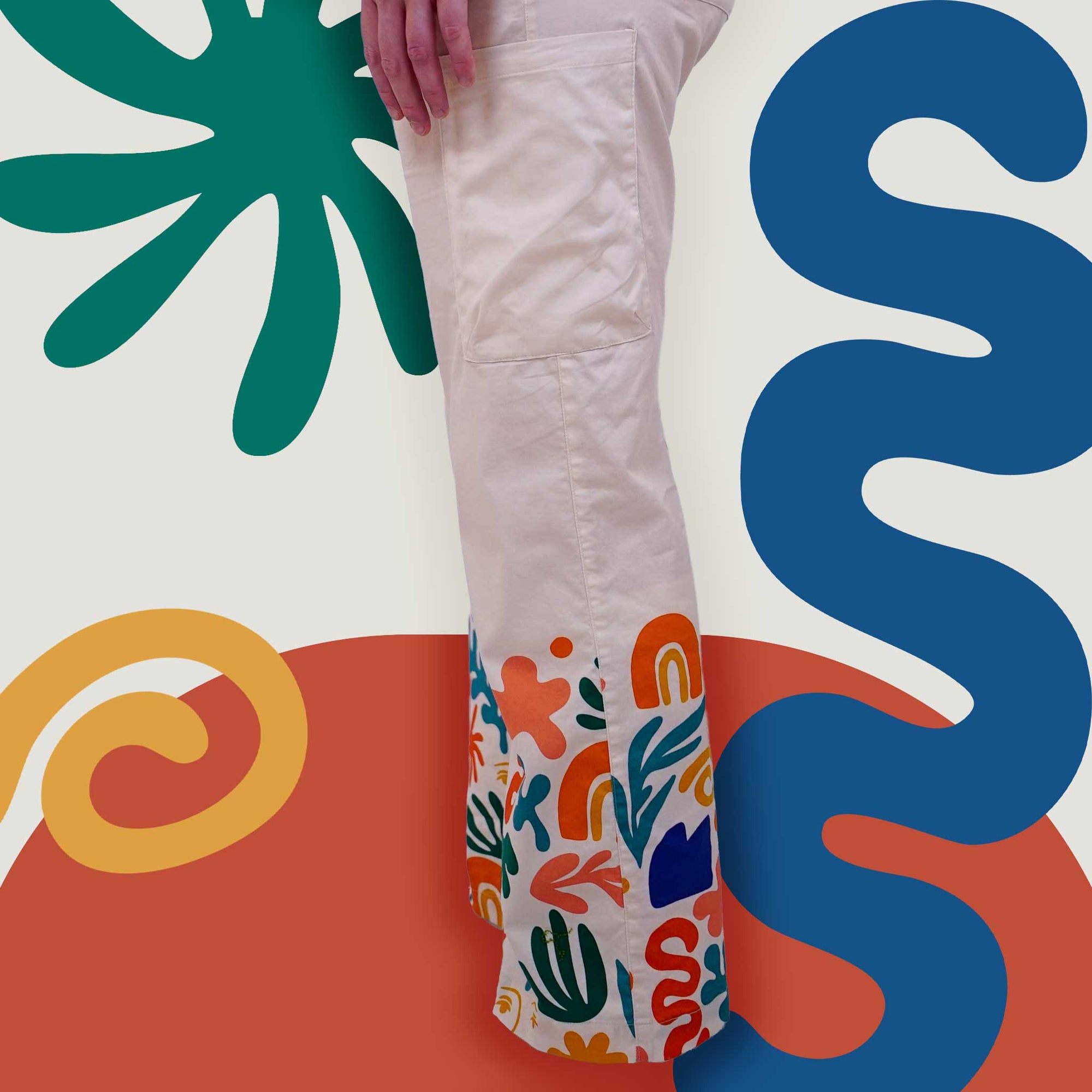 Face the Shapes Border Print Scrub Pant